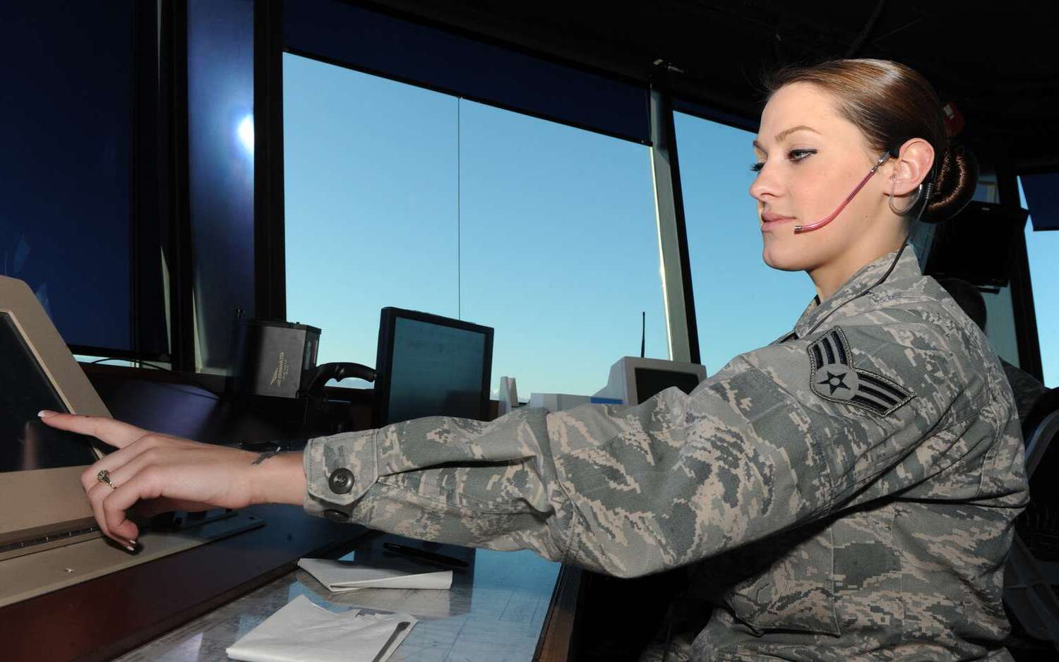 13-facts-about-air-traffic-control-equipment