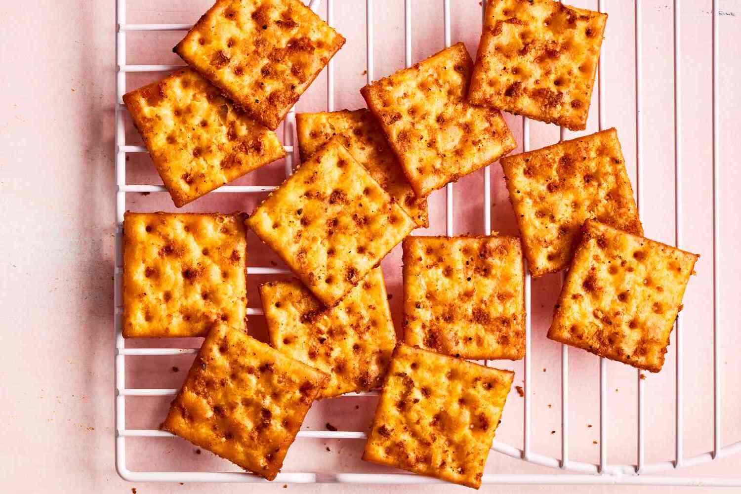 15-health-facts-about-saltine-crackers