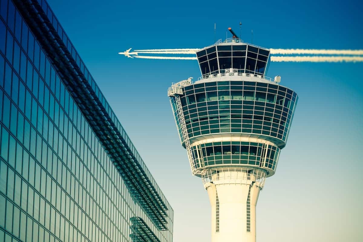 20-facts-about-air-traffic-control-towers