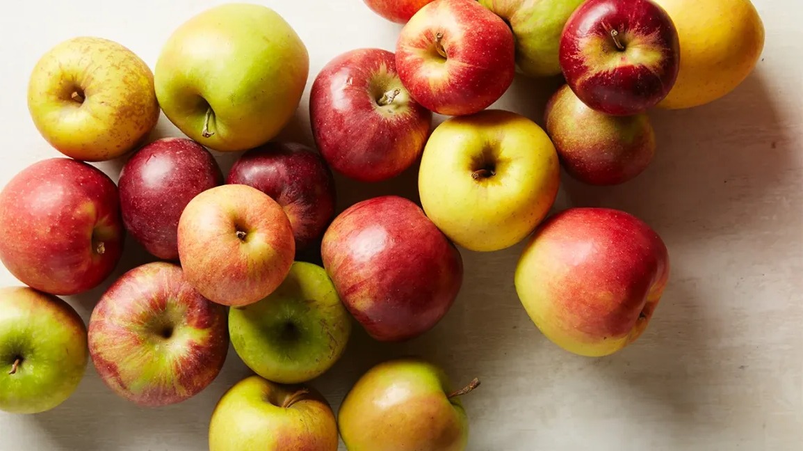 45 Apple Nutrition Facts - OhMyFacts