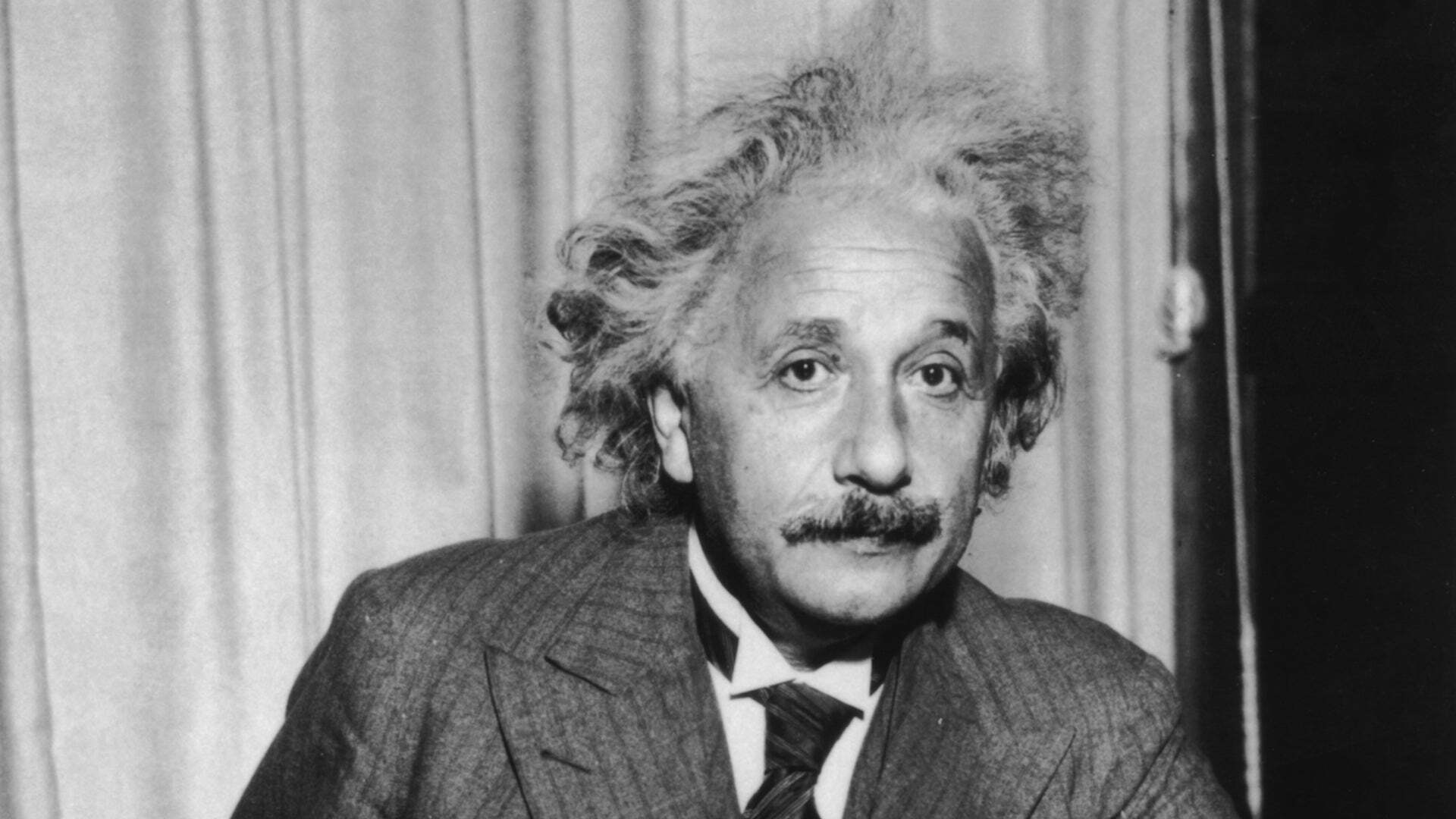 21 Facts About Albert Einstein - OhMyFacts