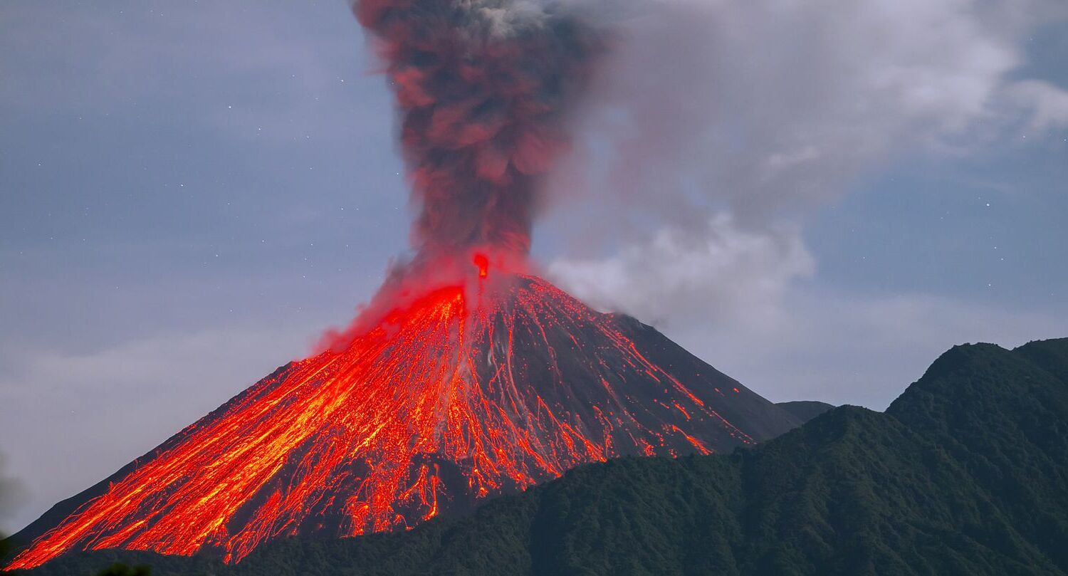 25 Facts About Volcanoes - OhMyFacts