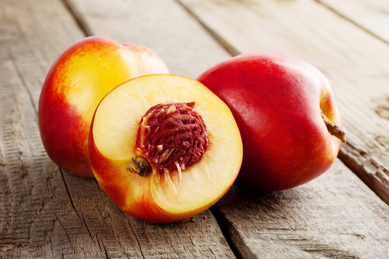 30 Facts About Nectarine - OhMyFacts