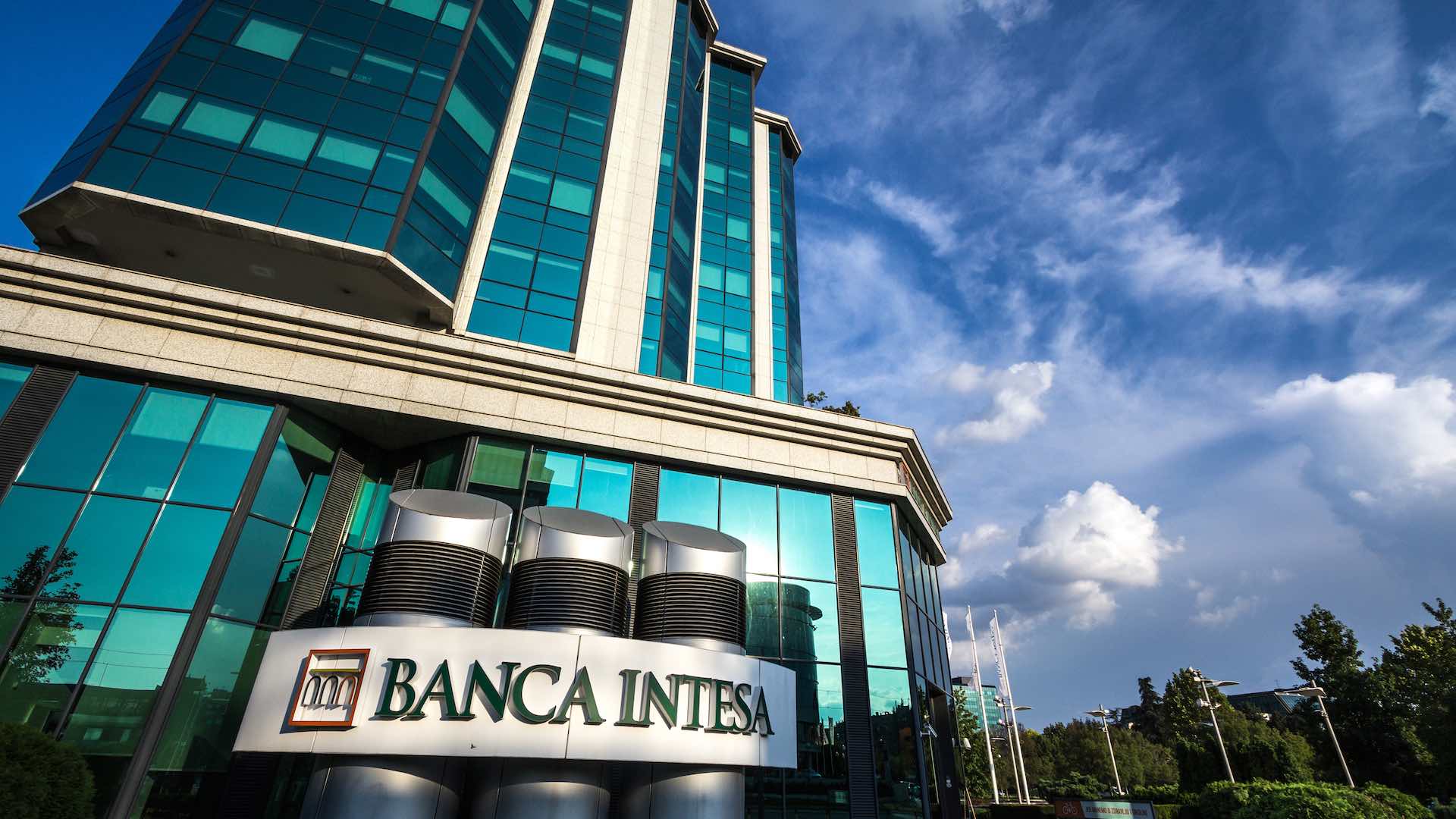 28-facts-about-banca-intesa